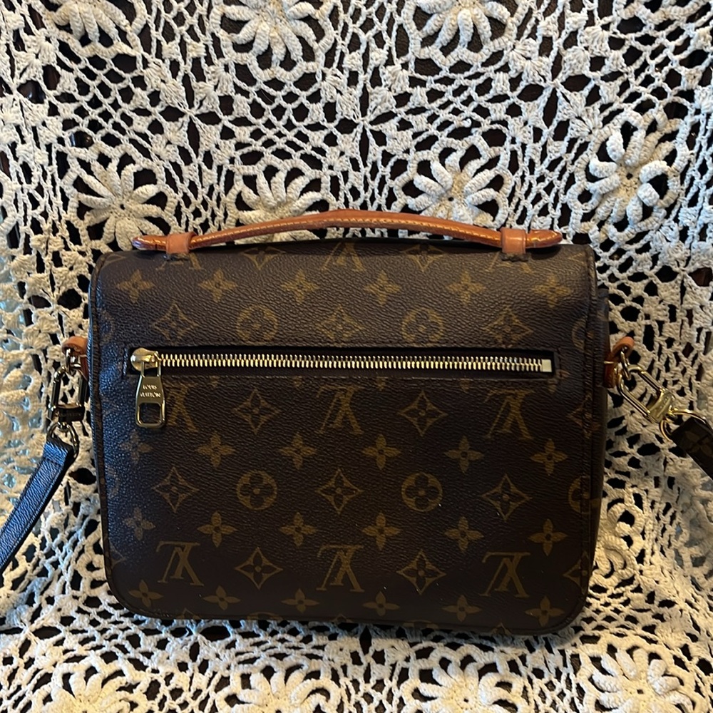 Louis Vuitton Monogram  Pochette Métis - Picture 2 of 12